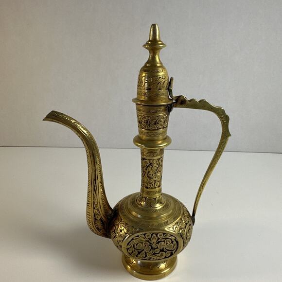 Solid Brass " Tea Pot " from India with Hinged top 8 1/2 inches tall very ornate - Picture 3 of 9